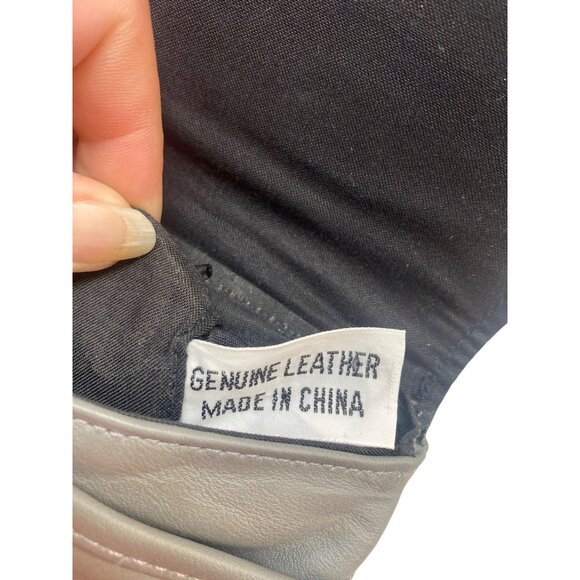 Gray Genuine Leather Clutch Wristlet Purse With Snap Closure & Interior Zipper P - Picture 6 of 7